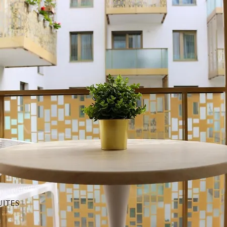 Grand Apartment *